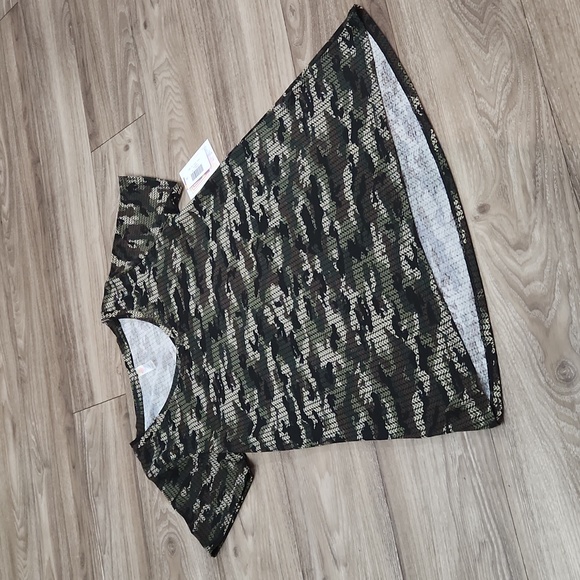 LuLaRoe Christy T Short Sleeve V-Neck Camouflage Soft & Stretchy Loose Fit Top - Picture 8 of 16
